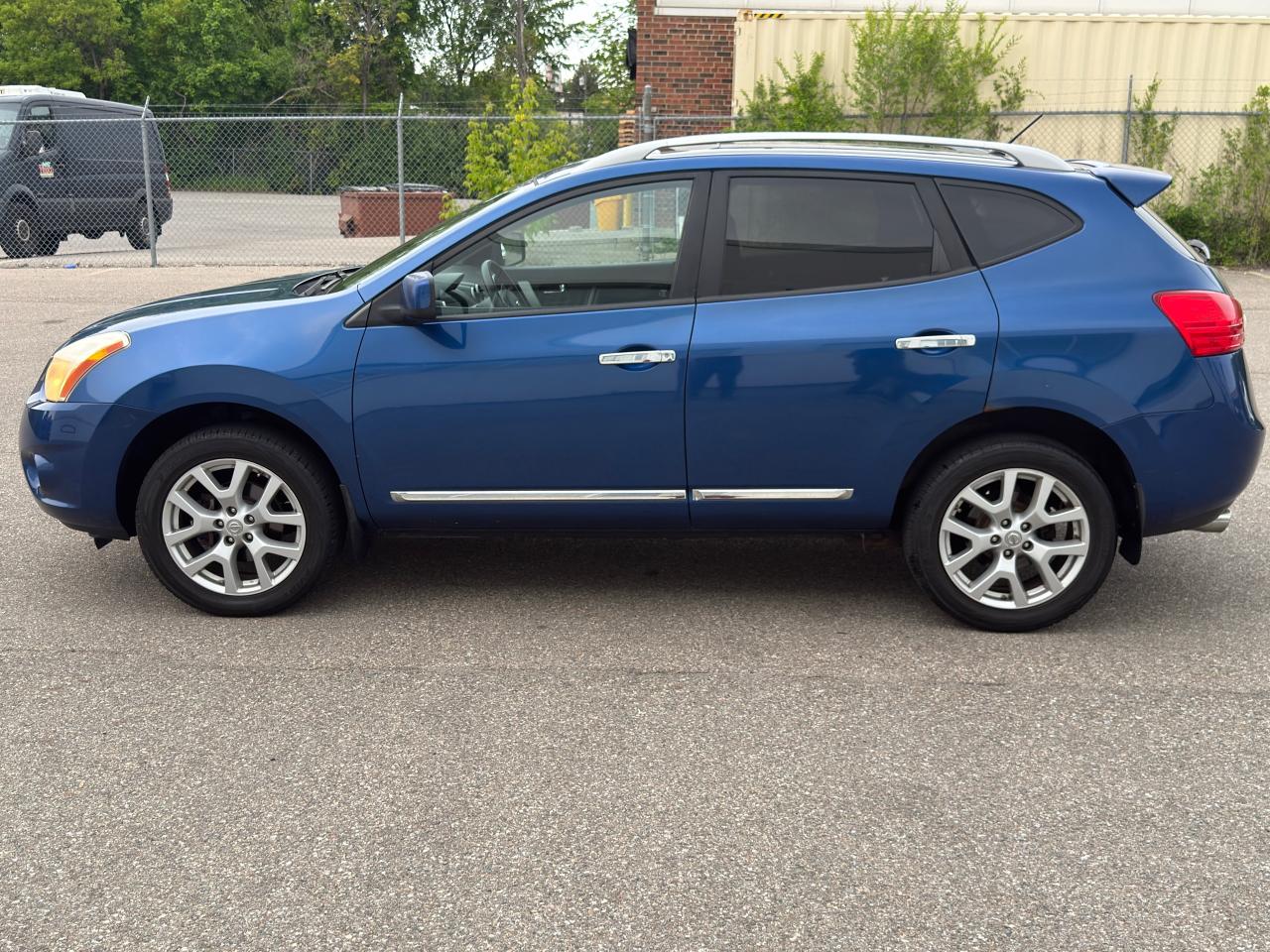 2011 Nissan Rogue SV - Photo #8