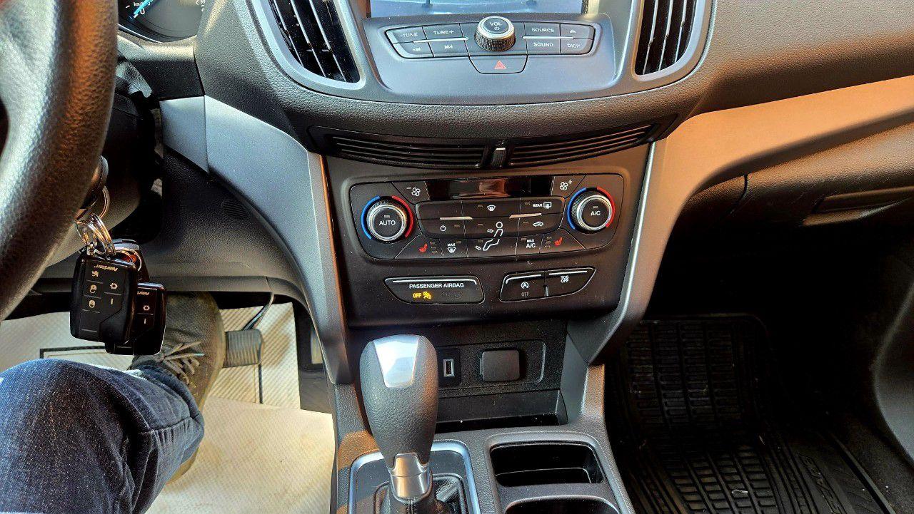 2017 Ford Escape 4WD 4dr SE - Photo #16