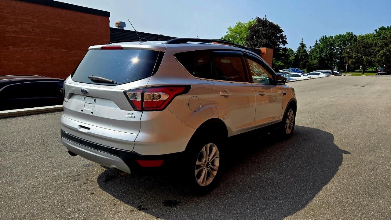 2017 Ford Escape 4WD 4dr SE Photo4