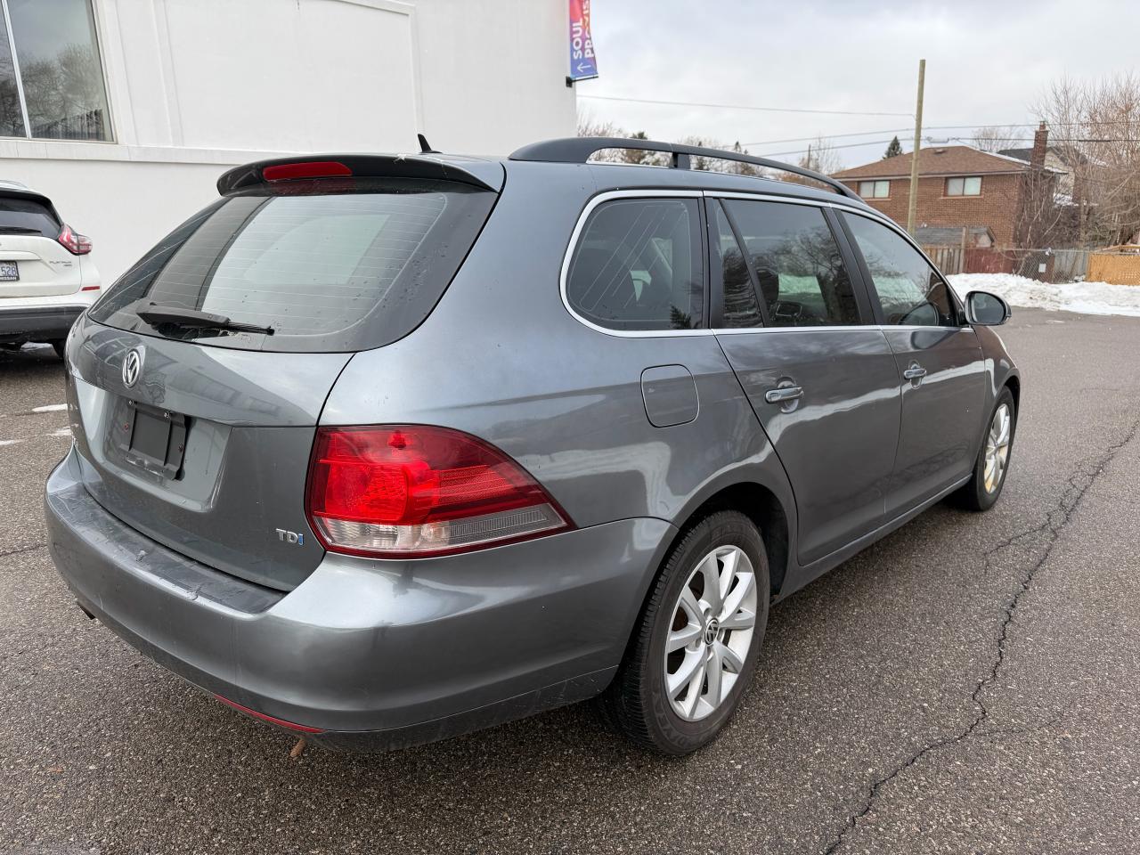 2012 Volkswagen Golf Wagon 4dr TDI DSG Comfortline Photo
