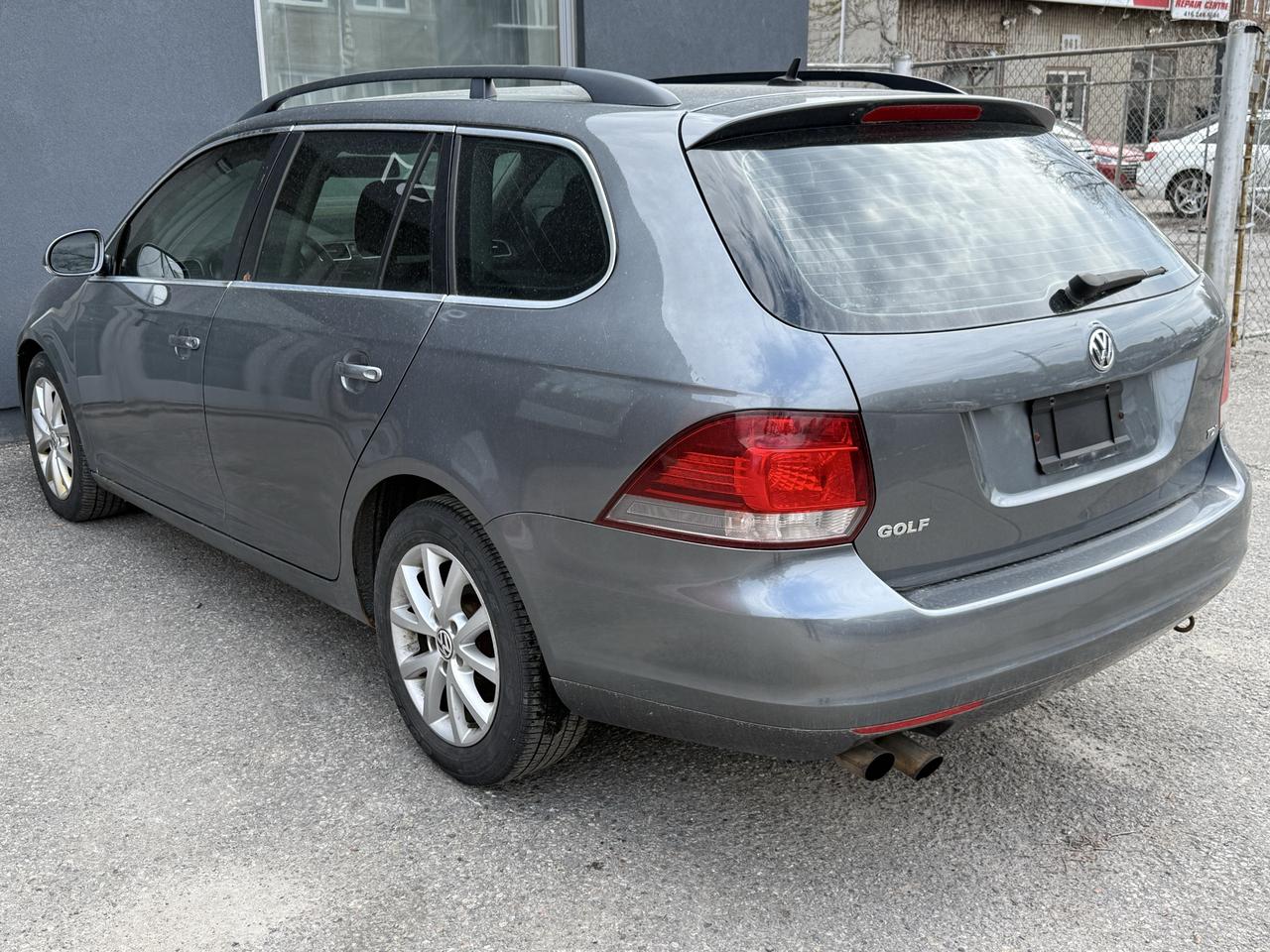 2012 Volkswagen Golf Wagon 4dr TDI DSG Comfortline Photo