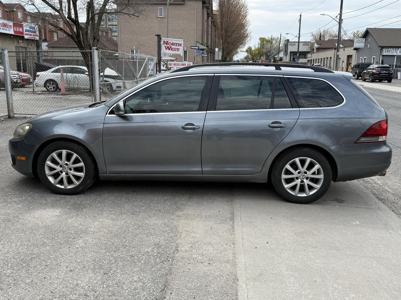 2012 Volkswagen Golf Wagon 4dr TDI DSG Comfortline Photo