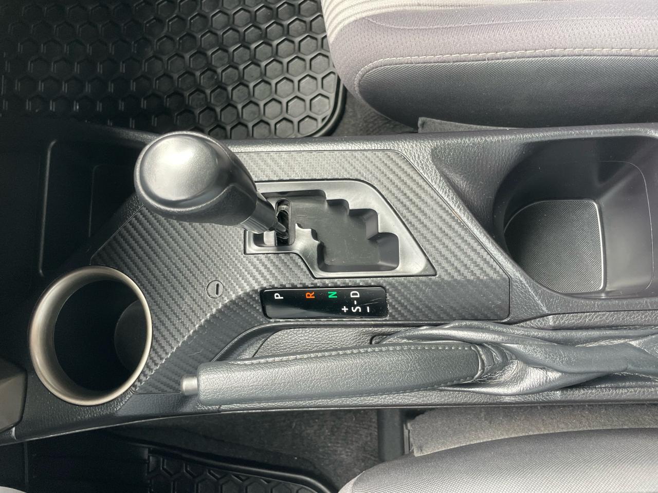 2015 Toyota RAV4 AWD 4dr XLE - Photo #17