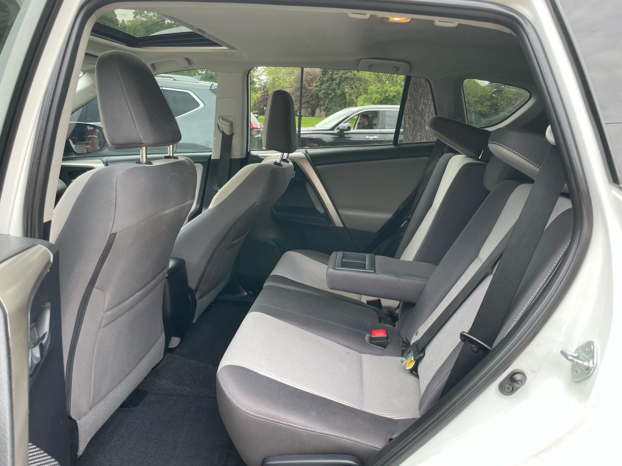 2015 Toyota RAV4 AWD 4dr XLE - Photo #12