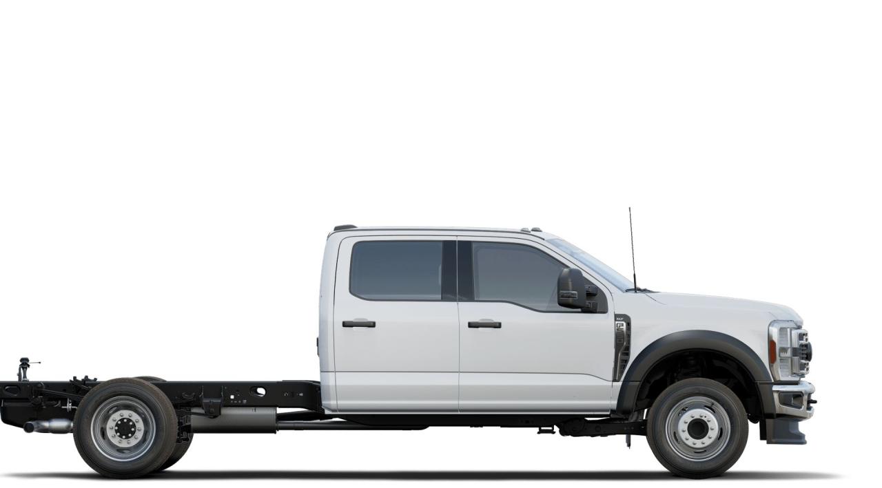 2025 Ford F-550 Super Duty DRW XLT 4WD Crew Cab 203 WB 84 CA Photo4