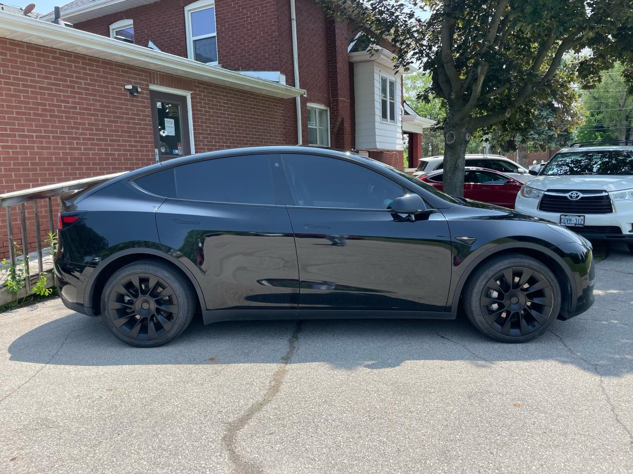 2021 Tesla Model Y Long Range AWD - Photo #3