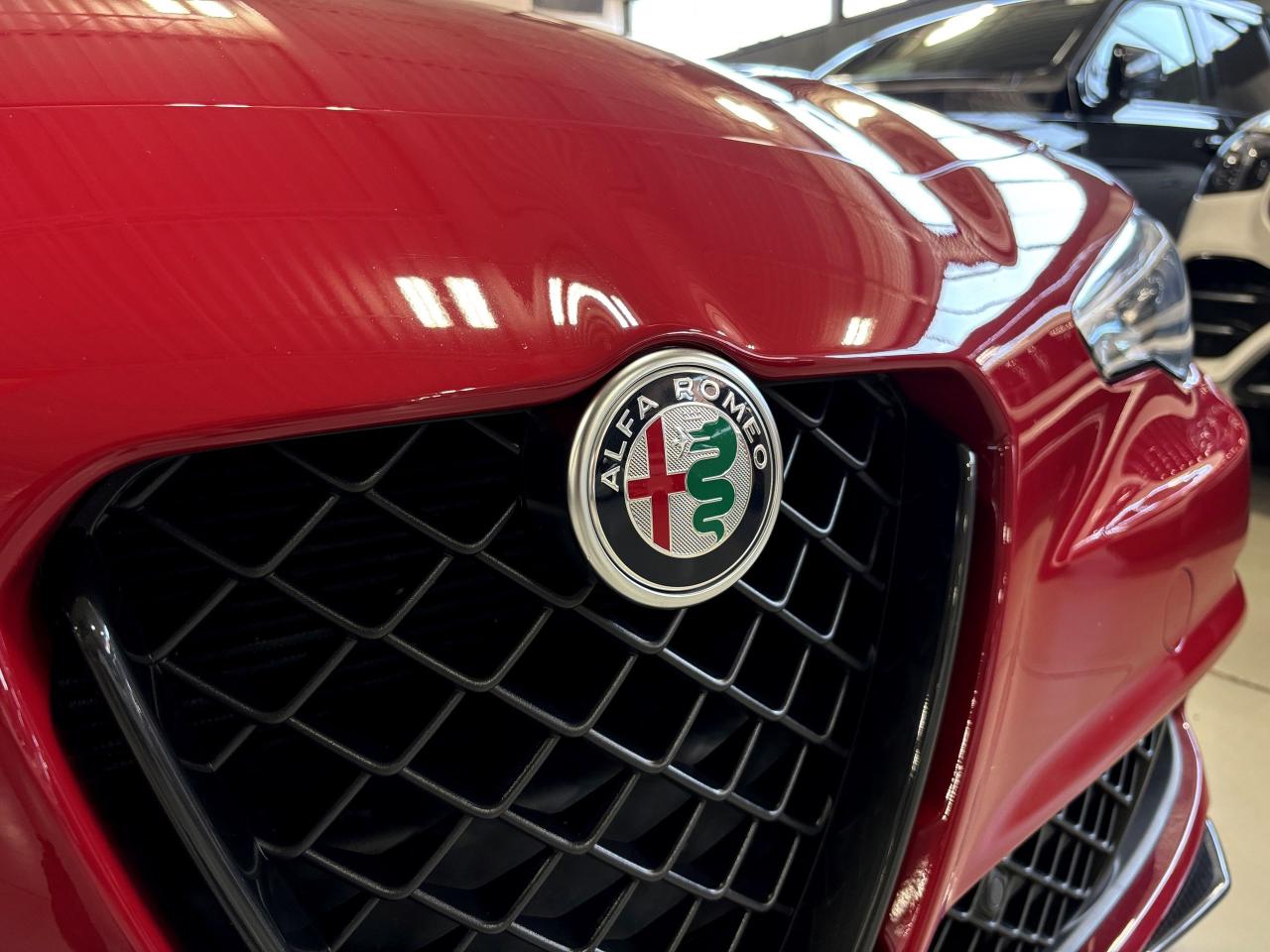 2022 Alfa Romeo Giulia Quadrifoglio|RWD|CARBONHOOD|CARBONSEATS|BIGBRAKES| - Photo #3