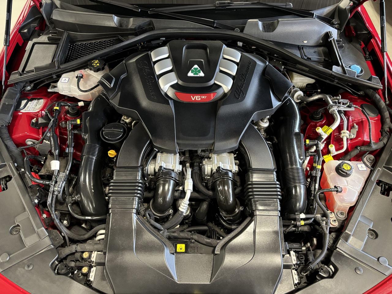 2022 Alfa Romeo Giulia Quadrifoglio|RWD|CARBONHOOD|CARBONSEATS|BIGBRAKES| - Photo #6