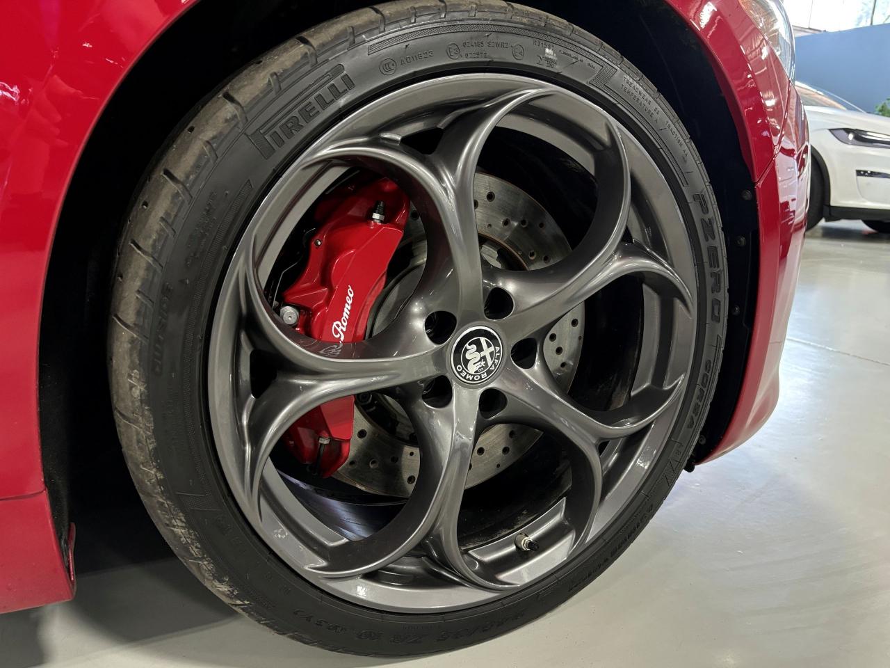 2022 Alfa Romeo Giulia Quadrifoglio|RWD|CARBONHOOD|CARBONSEATS|BIGBRAKES| - Photo #11