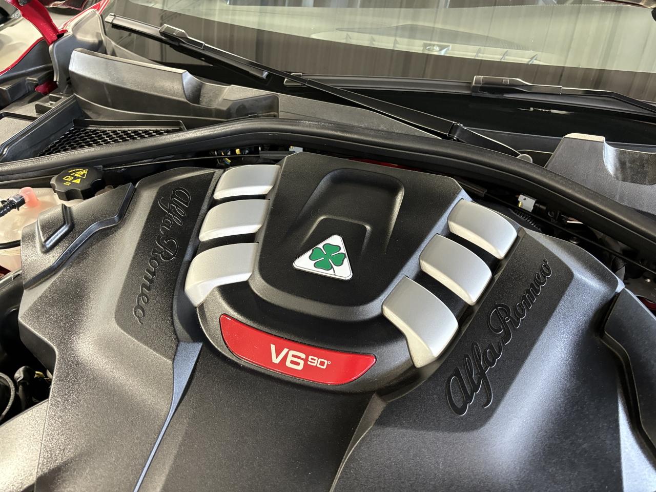 2022 Alfa Romeo Giulia Quadrifoglio|RWD|CARBONHOOD|CARBONSEATS|BIGBRAKES| - Photo #8