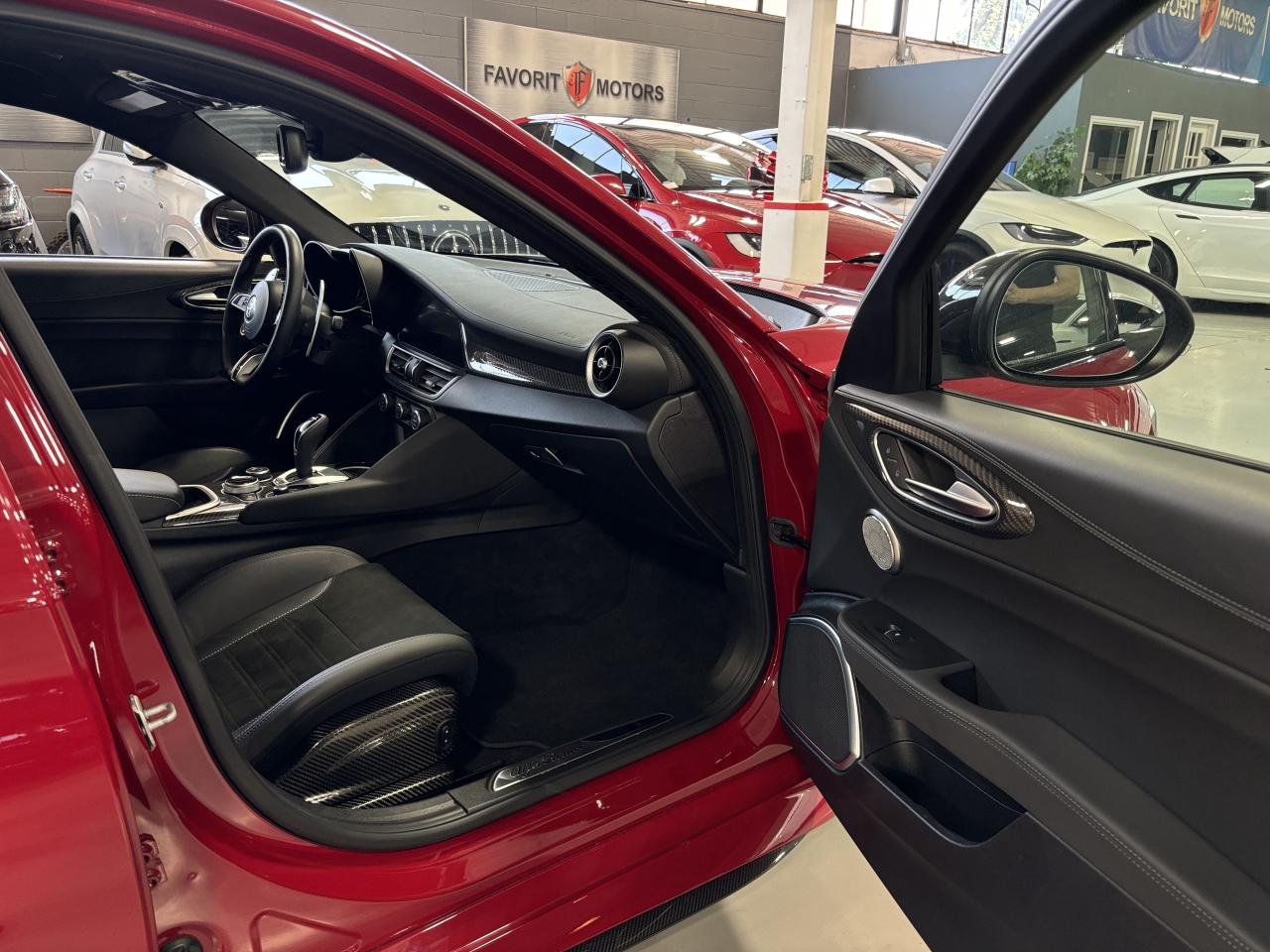 2022 Alfa Romeo Giulia Quadrifoglio|RWD|CARBONHOOD|CARBONSEATS|BIGBRAKES| - Photo #29