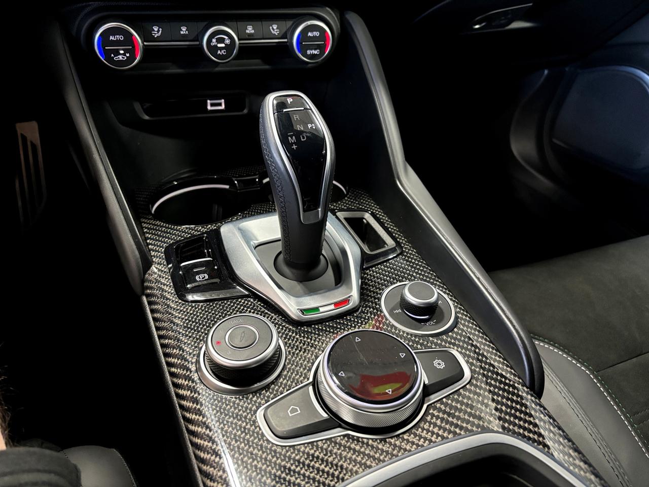 2022 Alfa Romeo Giulia Quadrifoglio|RWD|CARBONHOOD|CARBONSEATS|BIGBRAKES| - Photo #40