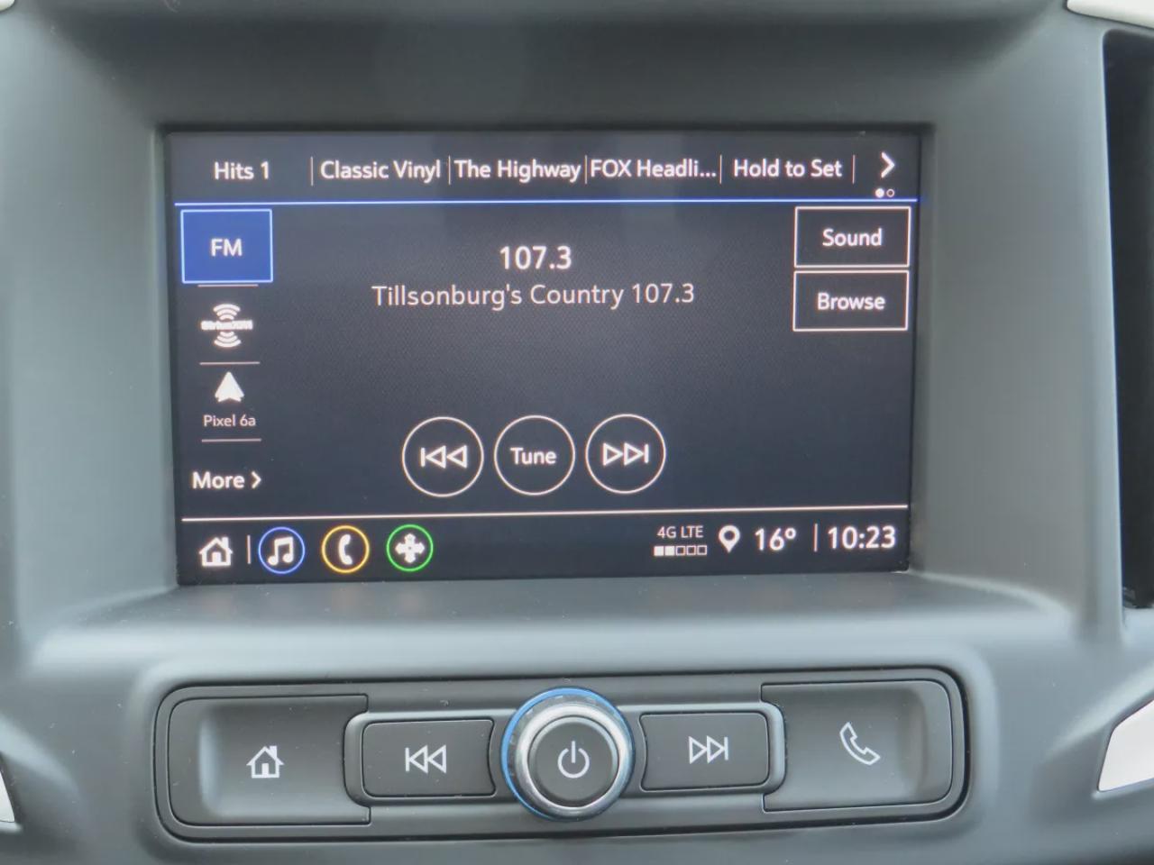 2024 GMC Terrain SLE (**AWD**ALLOY WHEELS**POWER DRIVERS SEAT**LANE DEPARTURE ALERT**AUTO HEADLIGHTS**PRE-COLLISION WARNING SYSTEM**CRUISE CONTROL**BLUETOOTH**PUSH BUTTON START**BACKUP CAMERA**DUAL CLIMATE CONTROL**HEATED/VENTED SEATS**DOWNHILL ASSIST**REMOTE START**) Photo