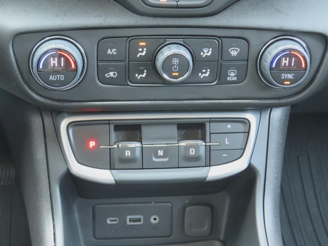 2024 GMC Terrain SLE (**AWD**ALLOY WHEELS**POWER DRIVERS SEAT**LANE DEPARTURE ALERT**AUTO HEADLIGHTS**PRE-COLLISION WARNING SYSTEM**CRUISE CONTROL**BLUETOOTH**PUSH BUTTON START**BACKUP CAMERA**DUAL CLIMATE CONTROL**HEATED/VENTED SEATS**DOWNHILL ASSIST**REMOTE START**) Photo