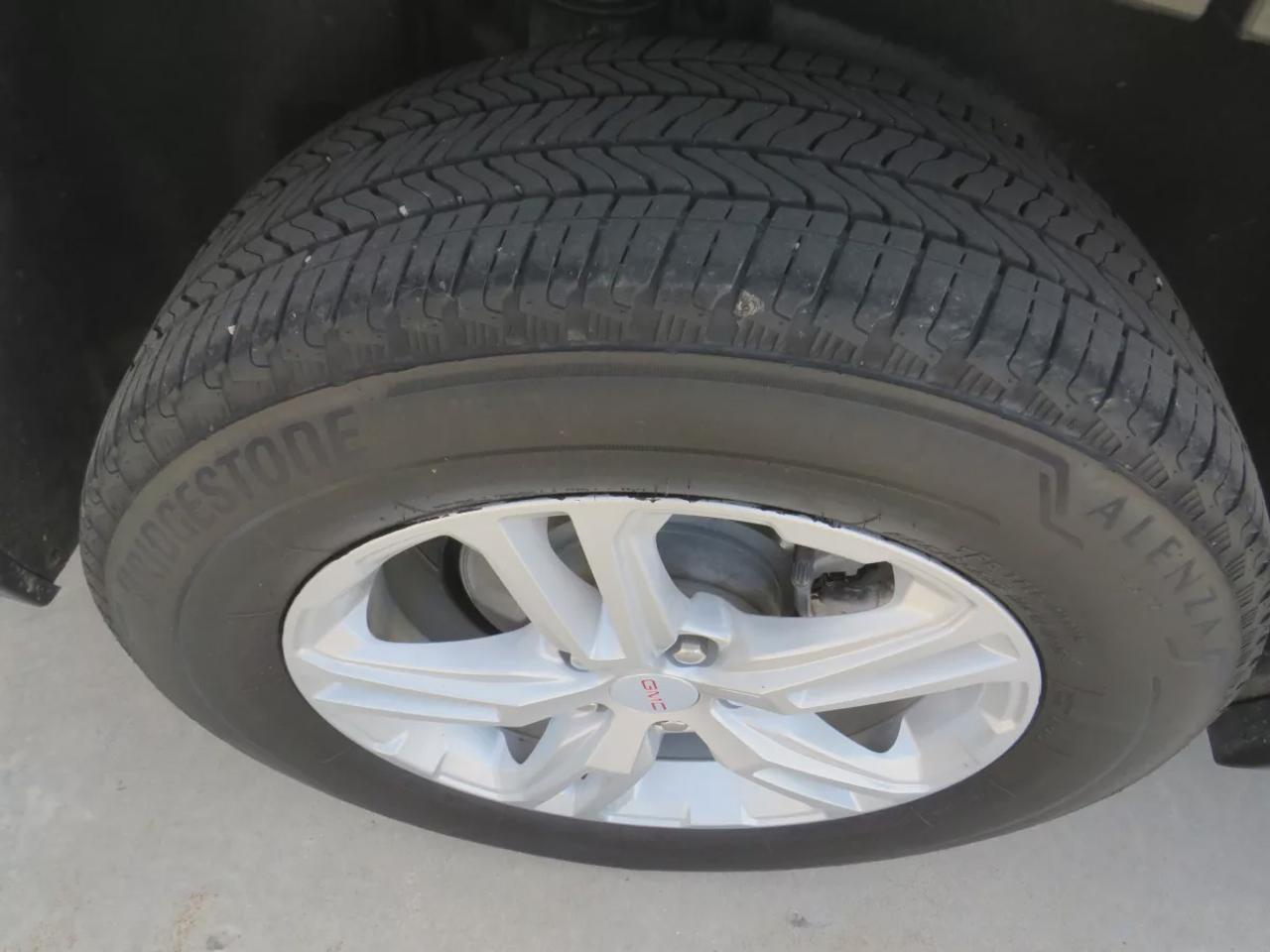 2024 GMC Terrain SLE  | AWD | Alloy Wheels | Power Drivers Seat | Lane Departure Alert | Auto Headlights | Pre-Collision Warning System | Cruise Control | Bluetooth | Push Button Start | Backup Camera | Dual Climate Control | Heated and Vented Seats | Downhill Assist Photo