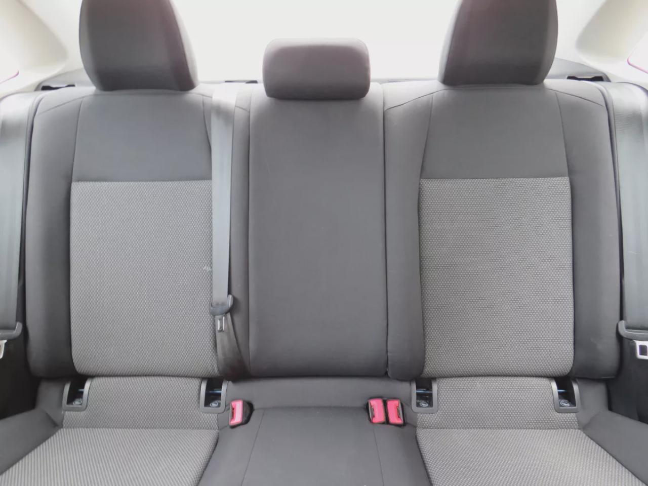 2019 Volkswagen Jetta Comfortline (**CLEAN TITLE/NO ACCIDENTS!!**SAFETY/CERTIFIED!!**ALLOY RIMS**REVERSE CAMERA**DIGITAL TOUCHSCREEN**HEATED SEATS**CUSTOM JETTA RUBBER MATS**CRUISE CONTROL**BLUETOOTH**) Photo