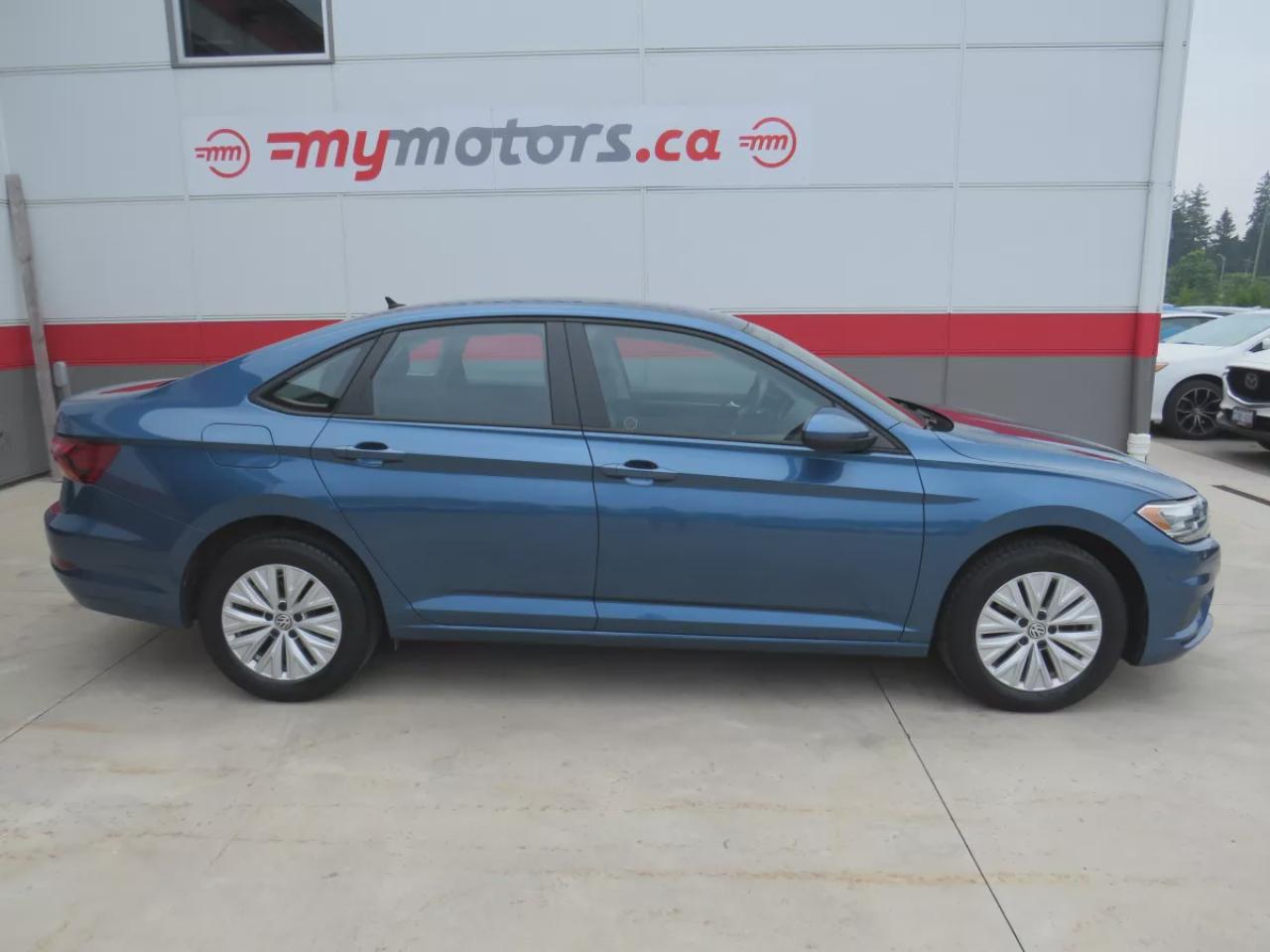 2019 Volkswagen Jetta Comfortline (**CLEAN TITLE/NO ACCIDENTS!!**SAFETY/CERTIFIED!!**ALLOY RIMS**REVERSE CAMERA**DIGITAL TOUCHSCREEN**HEATED SEATS**CUSTOM JETTA RUBBER MATS**CRUISE CONTROL**BLUETOOTH**) Photo