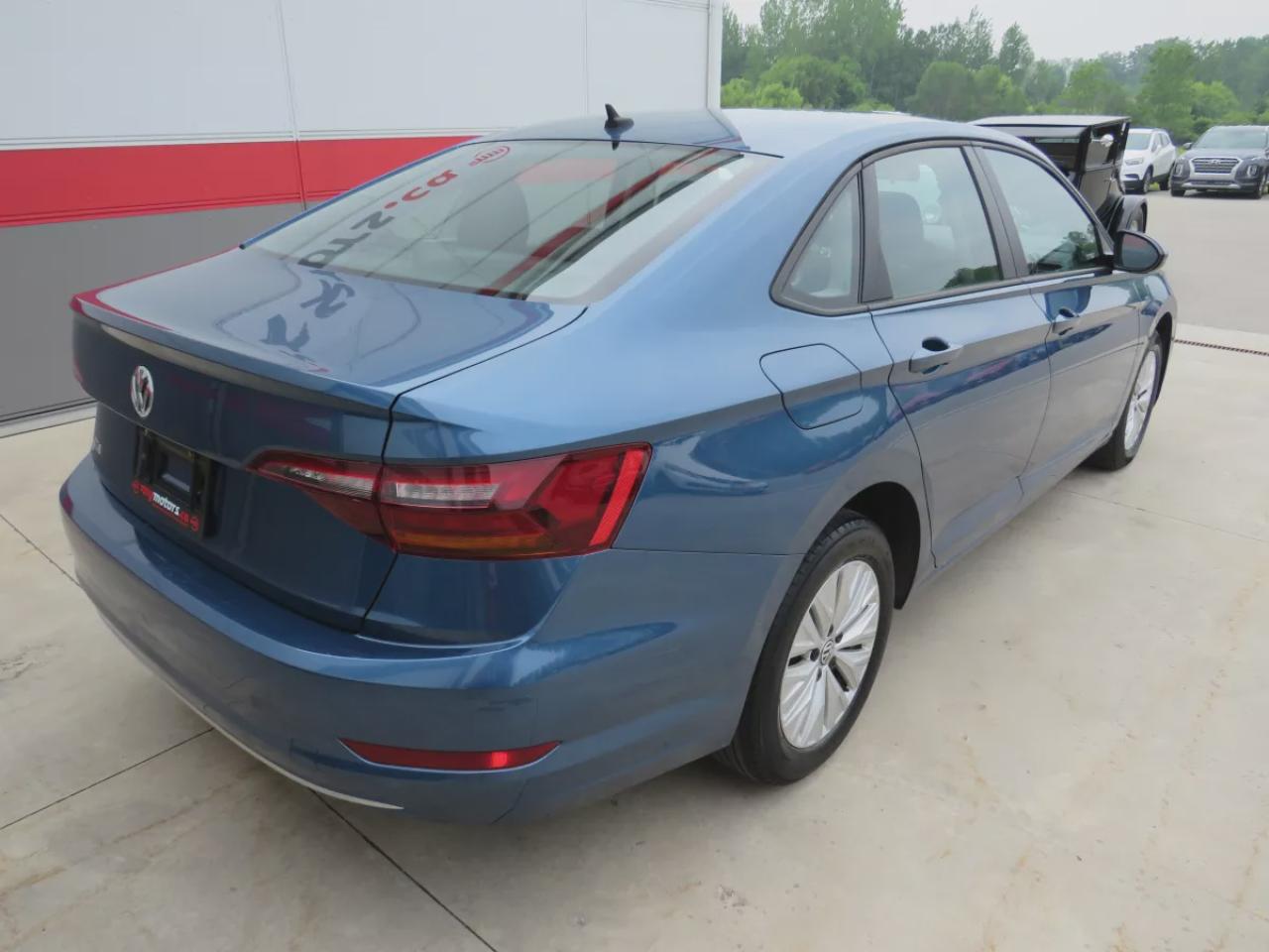 2019 Volkswagen Jetta Comfortline (**CLEAN TITLE/NO ACCIDENTS!!**SAFETY/CERTIFIED!!**ALLOY RIMS**REVERSE CAMERA**DIGITAL TOUCHSCREEN**HEATED SEATS**CUSTOM JETTA RUBBER MATS**CRUISE CONTROL**BLUETOOTH**) Photo