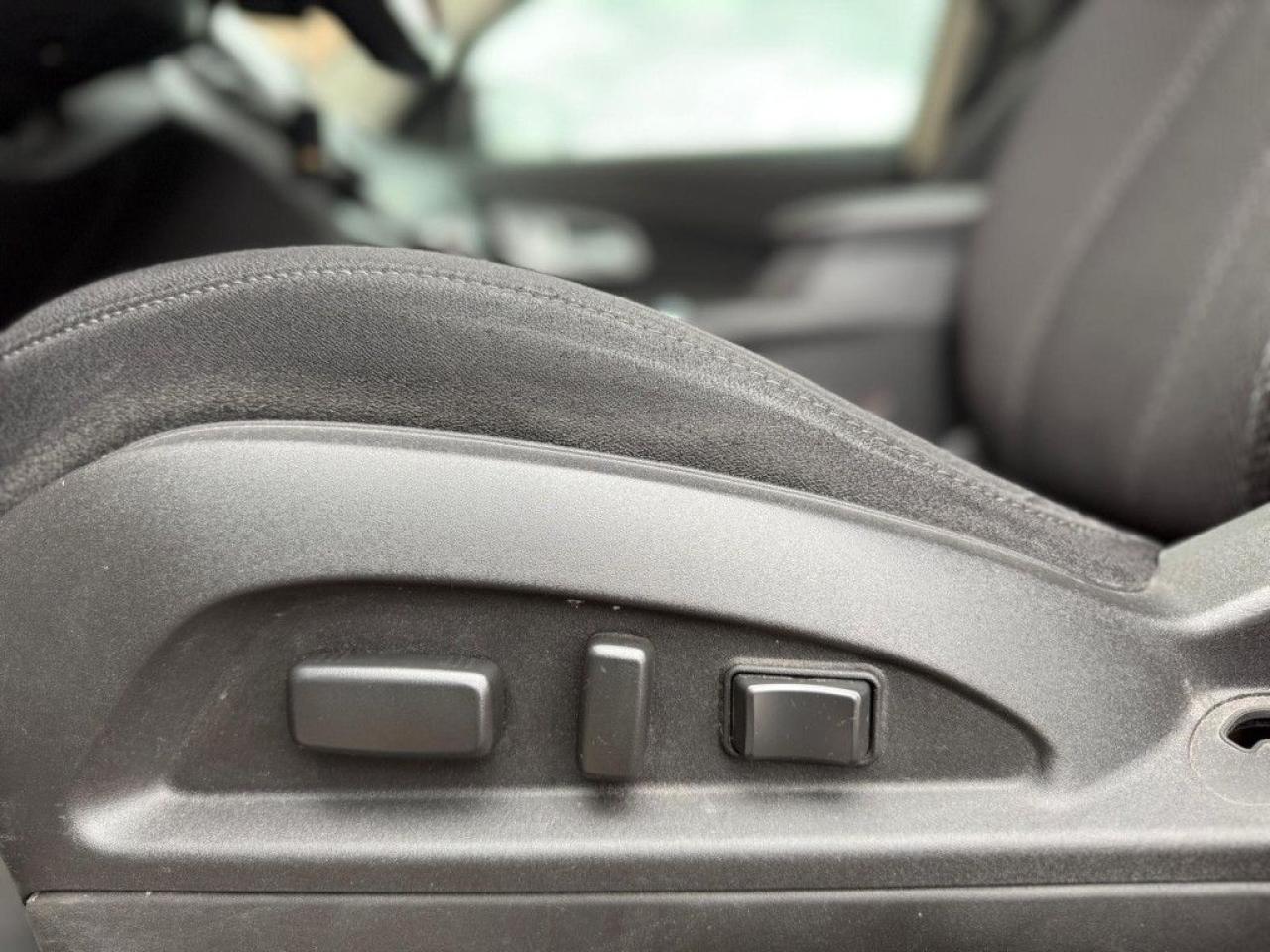 2017 Chevrolet Equinox LT | AWD | V6 | LOW KMS | SUNROOF | BLUETOOTH | NAVI | PIONEER AUDIO | REMOTE START - Photo #30