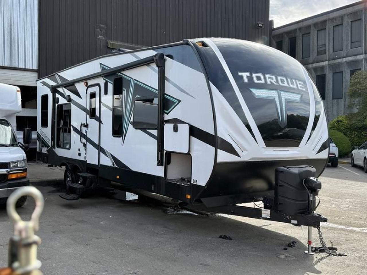 Used 2022 Heartland Torque T281 33 Foot Toy Hauler Travel Trailer with 2 Slide Outs for sale in Burnaby, BC