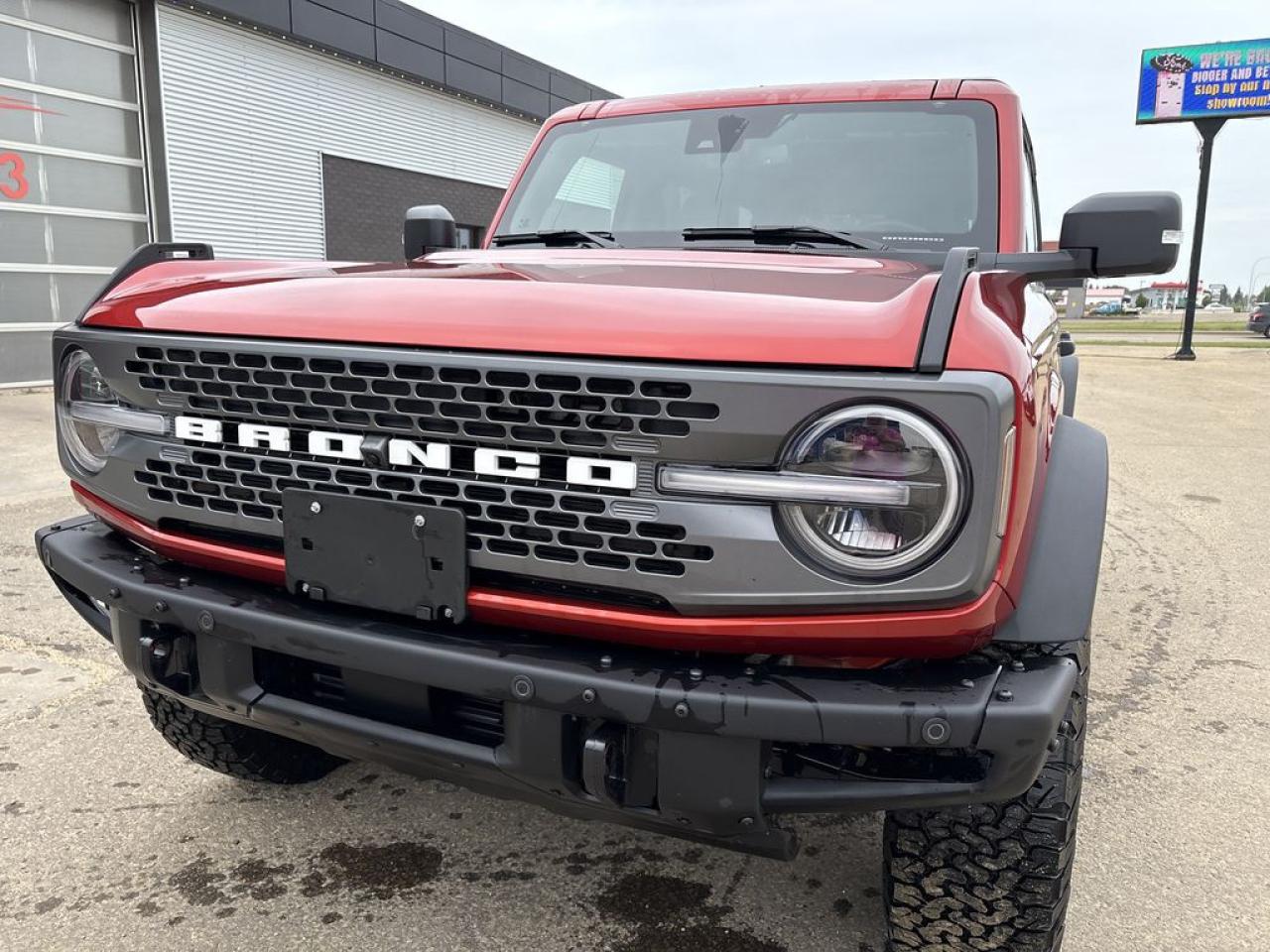 2024 Ford Bronco Badlands Photo5