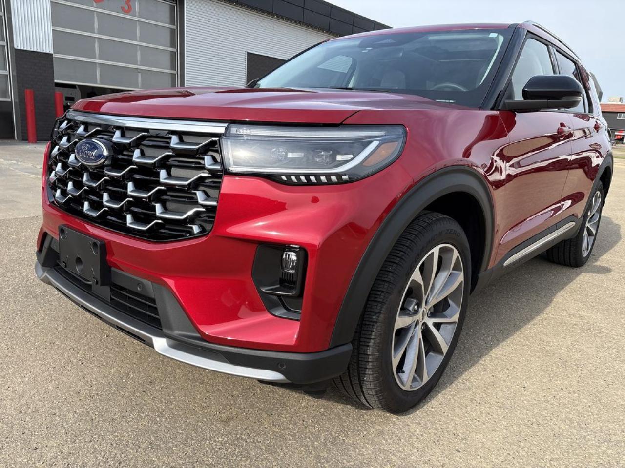 2025 Ford Explorer Platinum Photo3