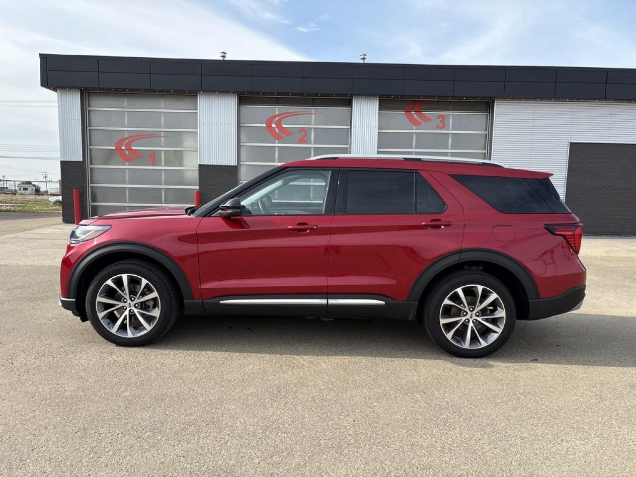 2025 Ford Explorer Platinum Photo5