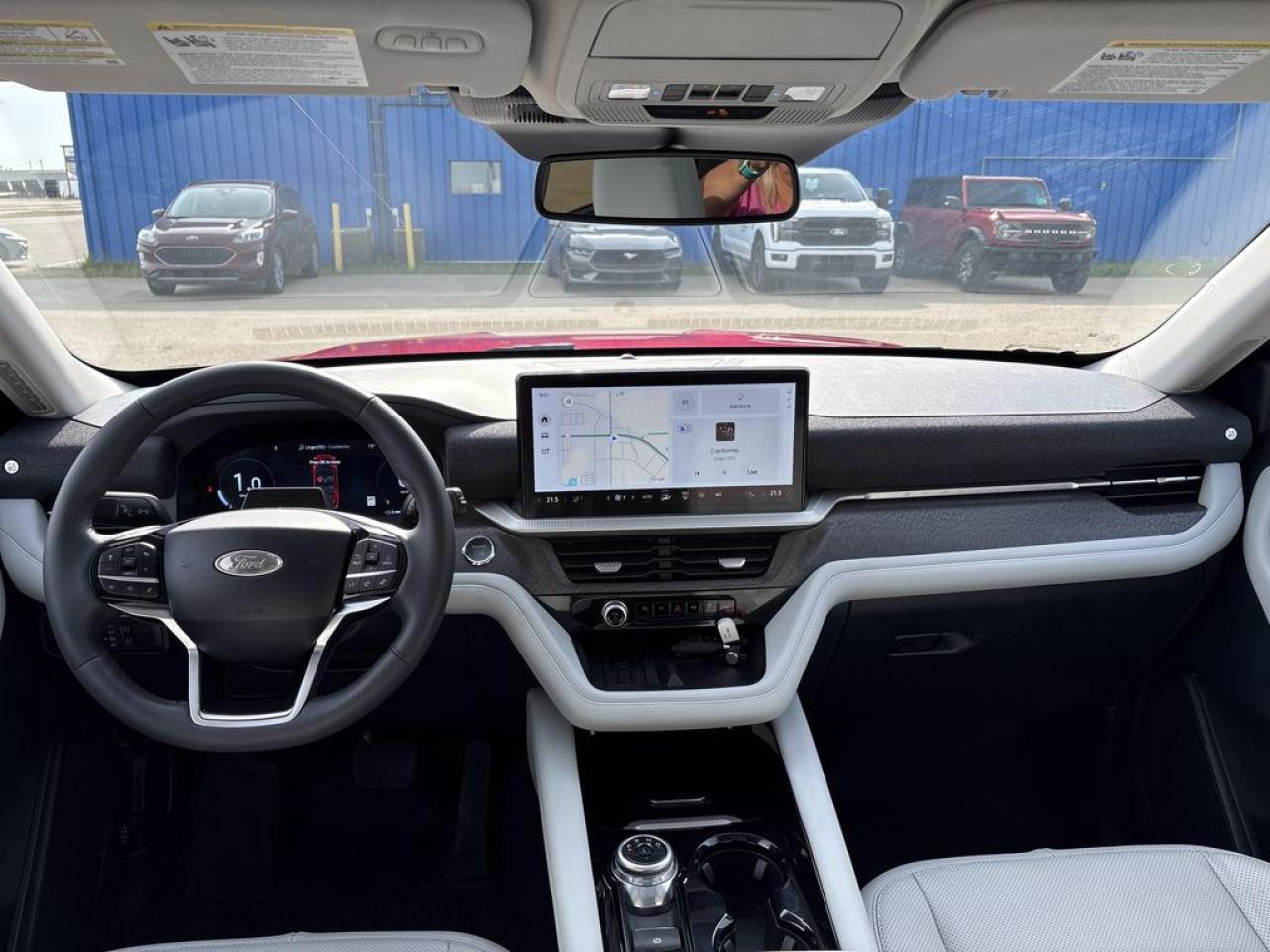 2025 Ford Explorer Platinum Photo5