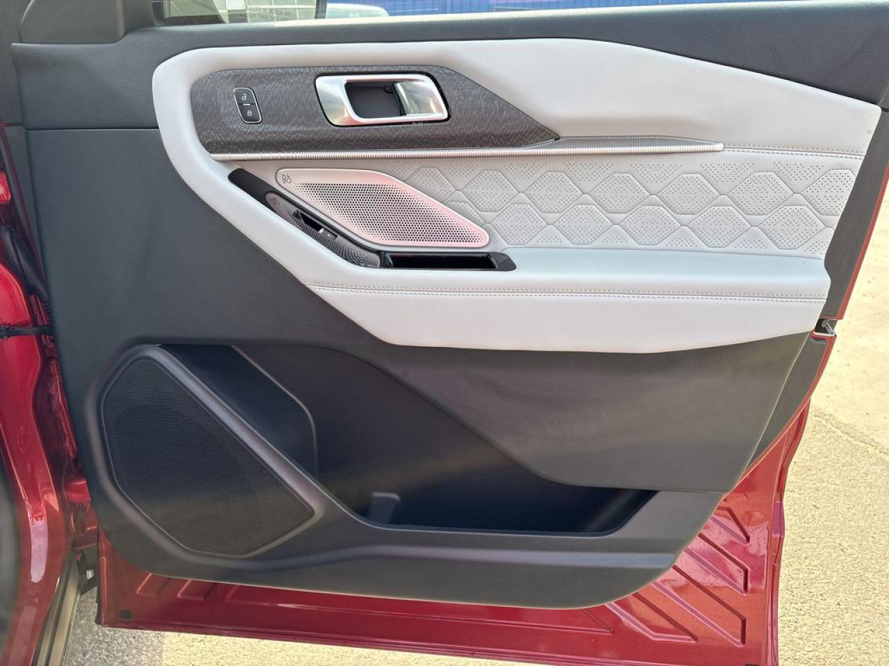 2025 Ford Explorer Platinum Photo5