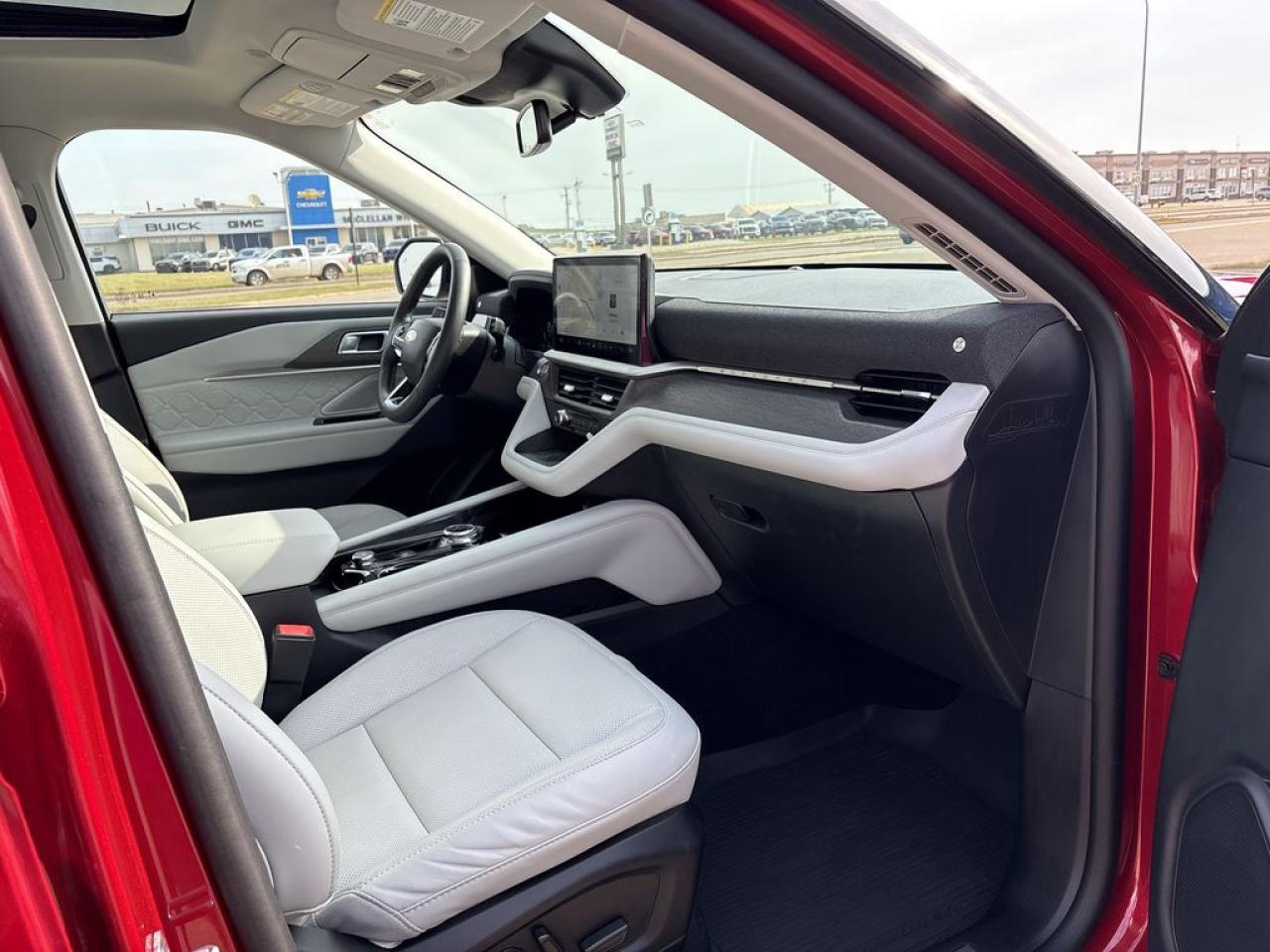 2025 Ford Explorer Platinum Photo5