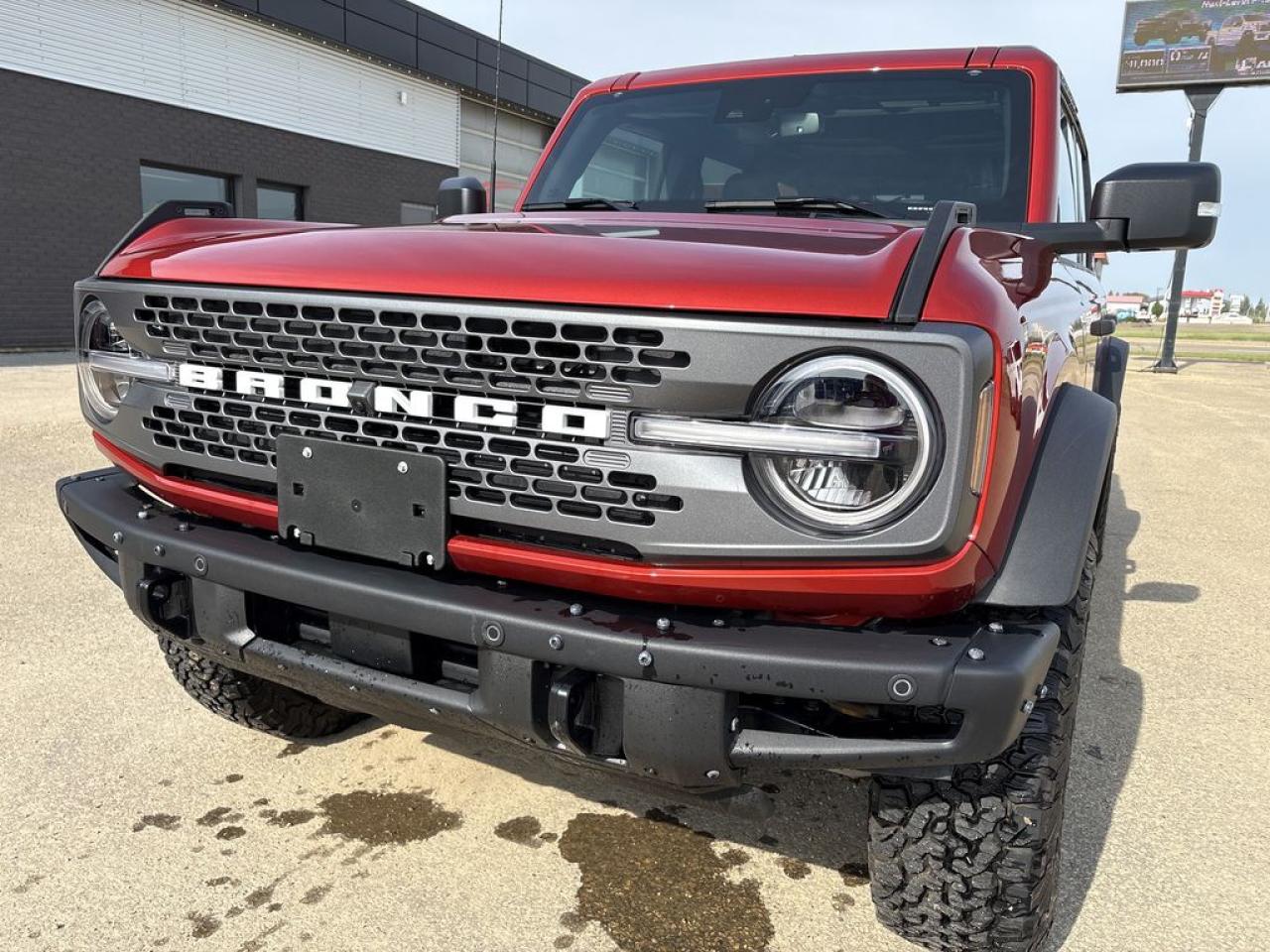 2024 Ford Bronco Badlands Photo5