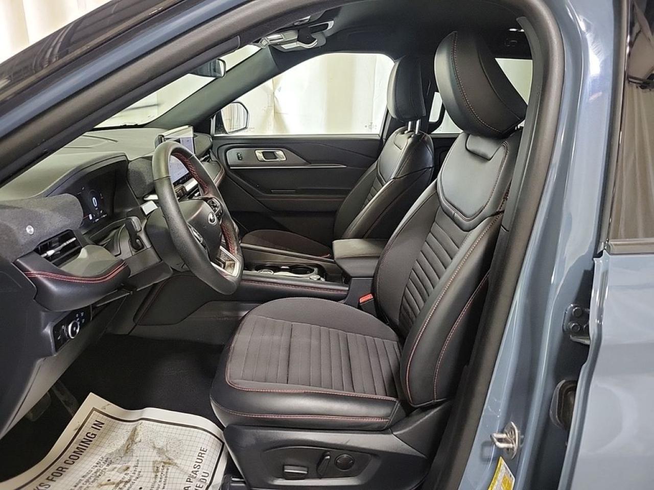 2025 Ford Explorer ST-Line Photo