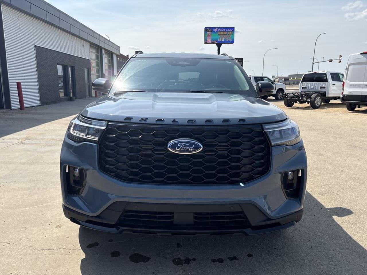2025 Ford Explorer ST-Line Photo5