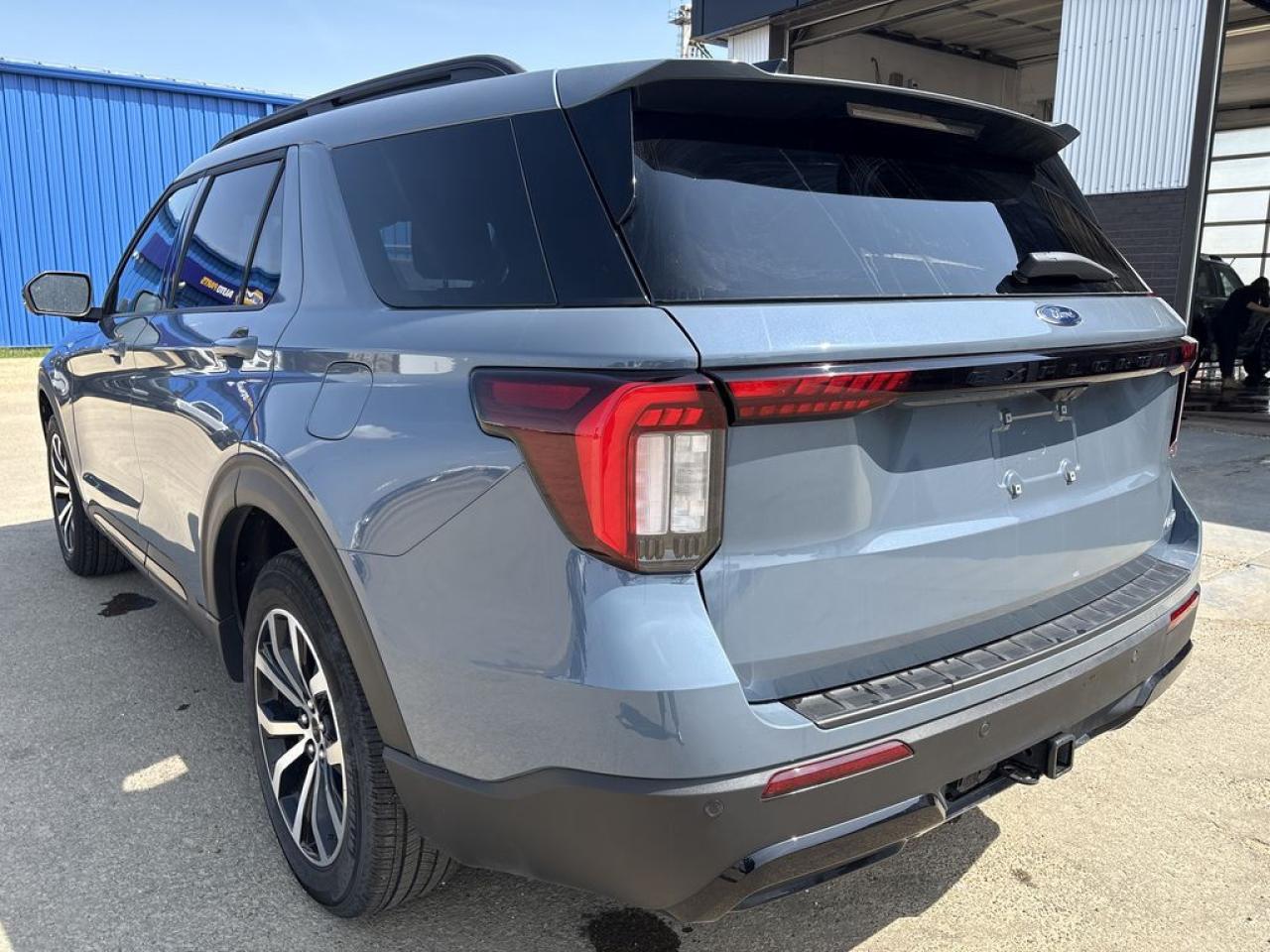 2025 Ford Explorer ST-Line Photo5