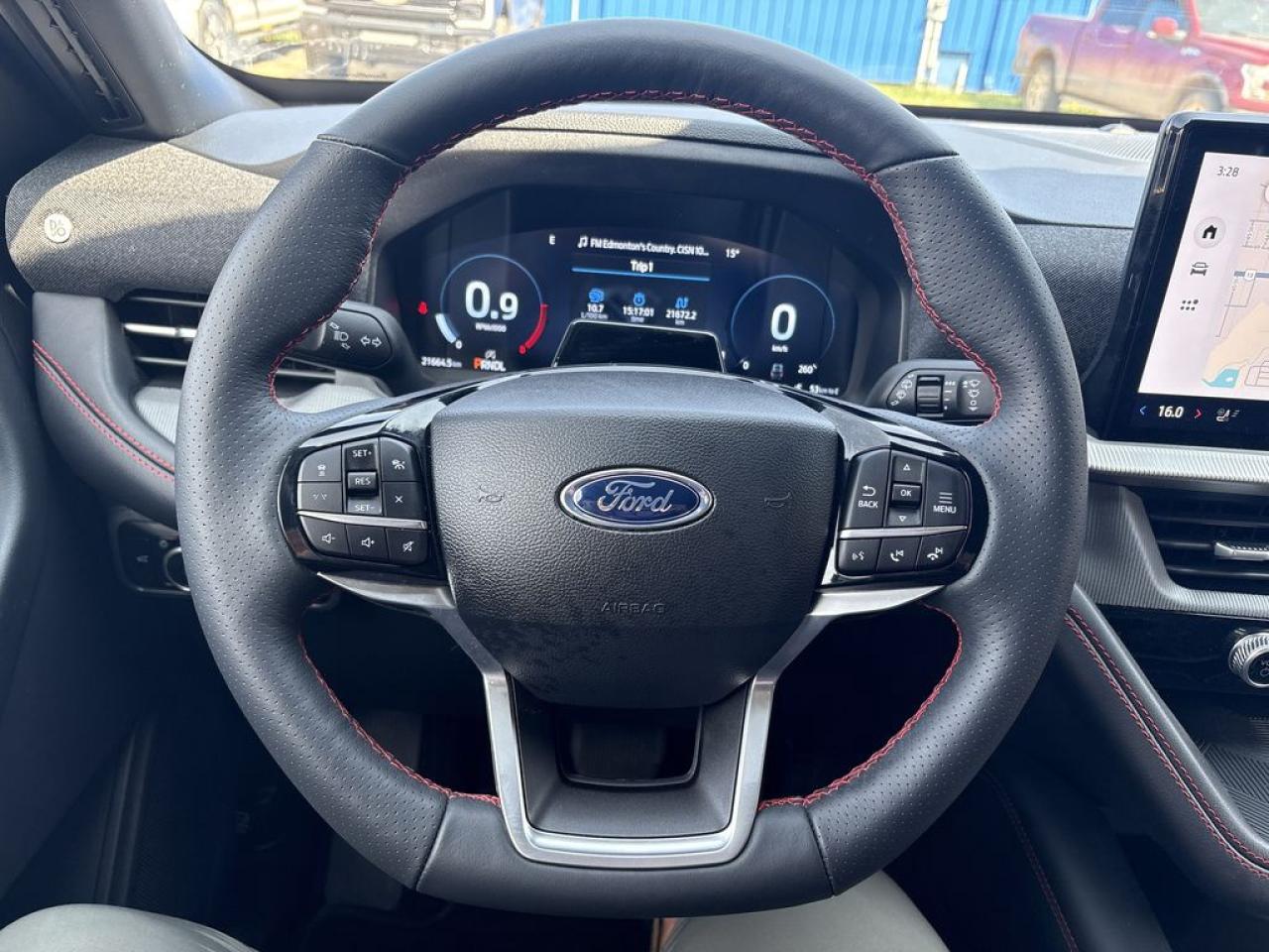 2025 Ford Explorer ST-Line Photo5