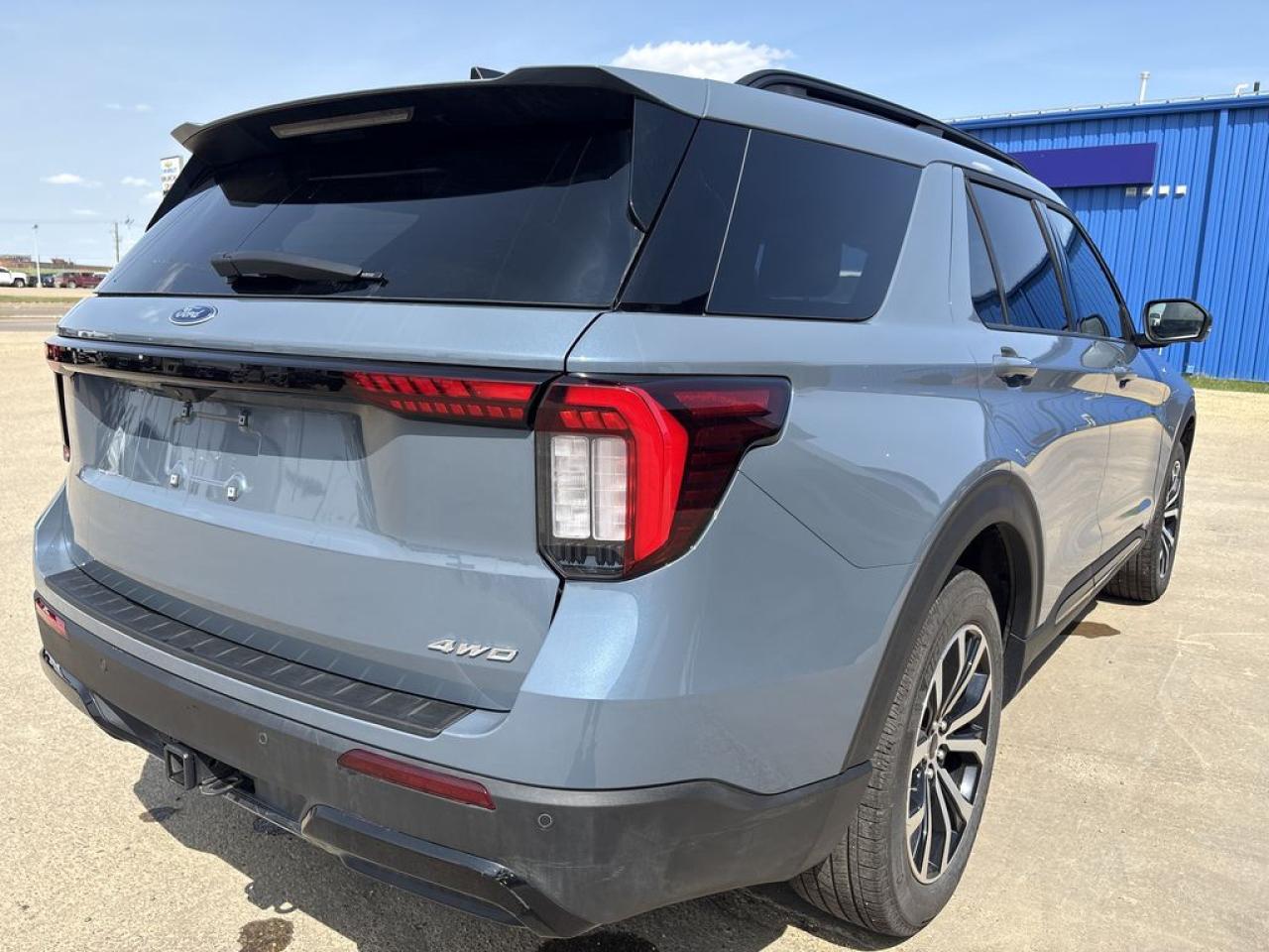 2025 Ford Explorer ST-Line Photo5