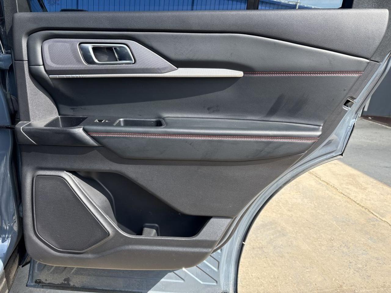 2025 Ford Explorer ST-Line Photo5
