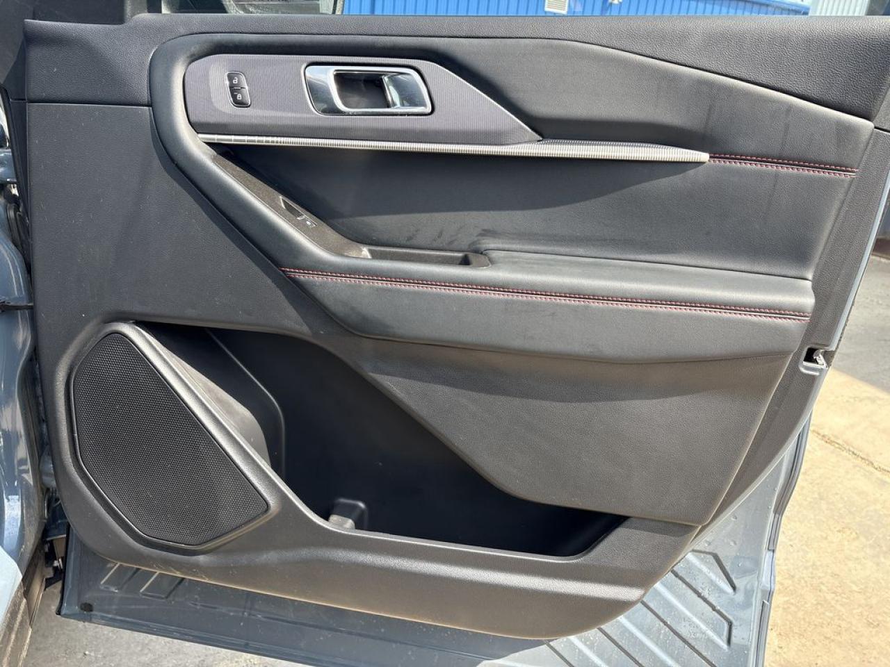 2025 Ford Explorer ST-Line Photo5