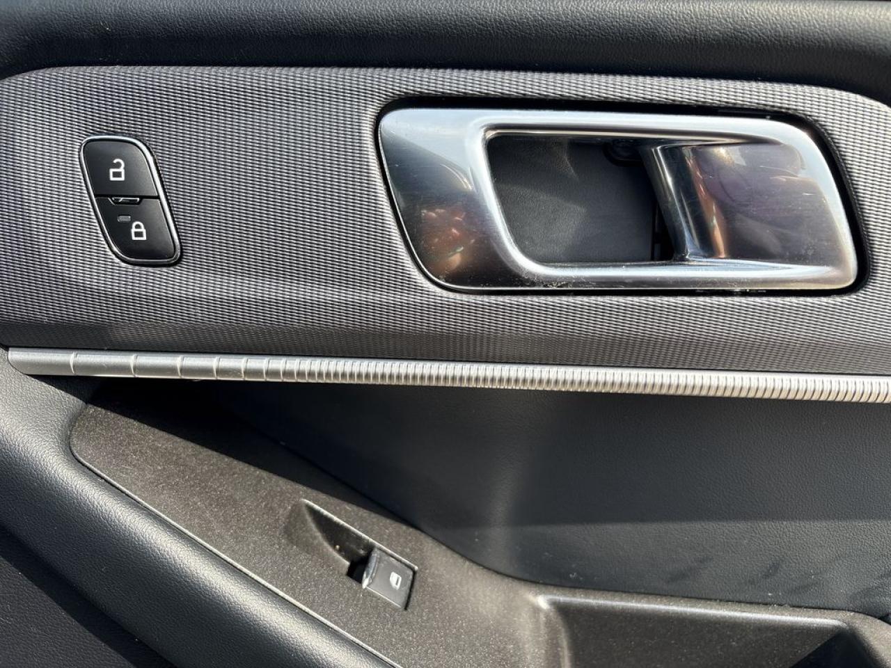 2025 Ford Explorer ST-Line Photo5
