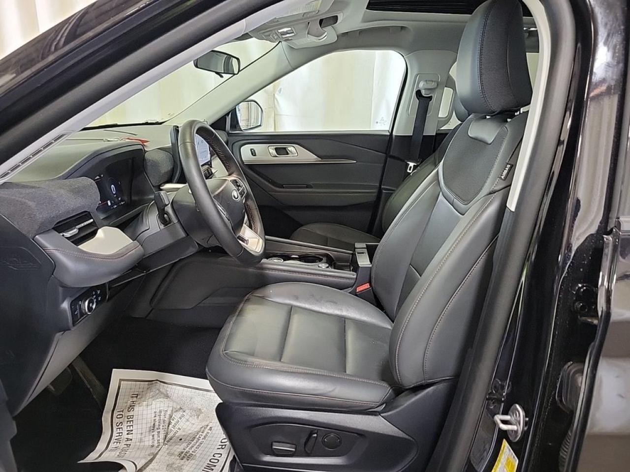 2025 Ford Explorer ACTIVE Photo2