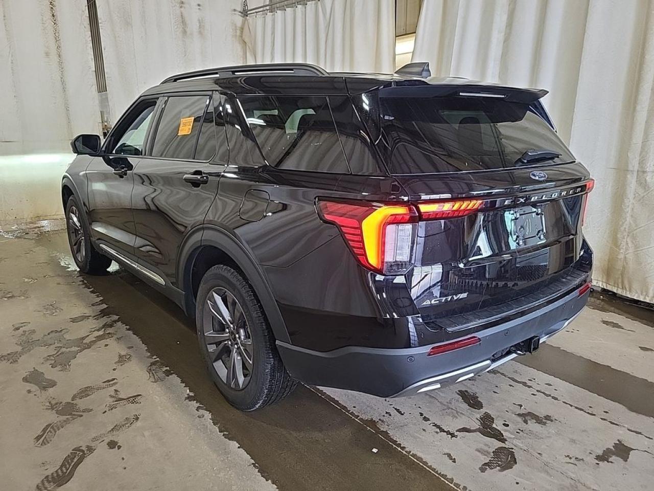 2025 Ford Explorer ACTIVE Photo3