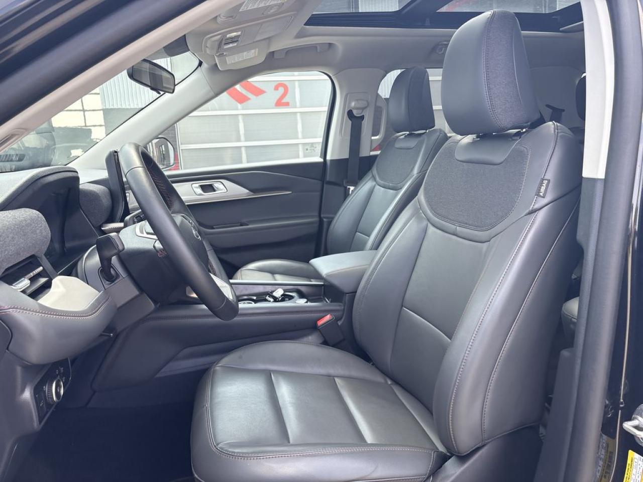 2025 Ford Explorer ACTIVE Photo5