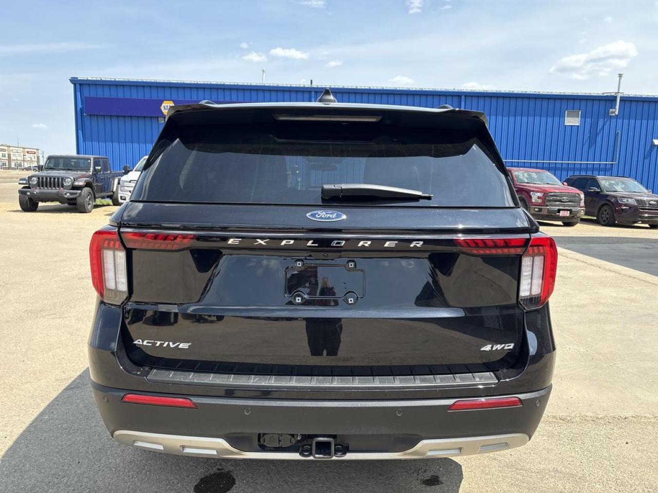2025 Ford Explorer ACTIVE Photo5