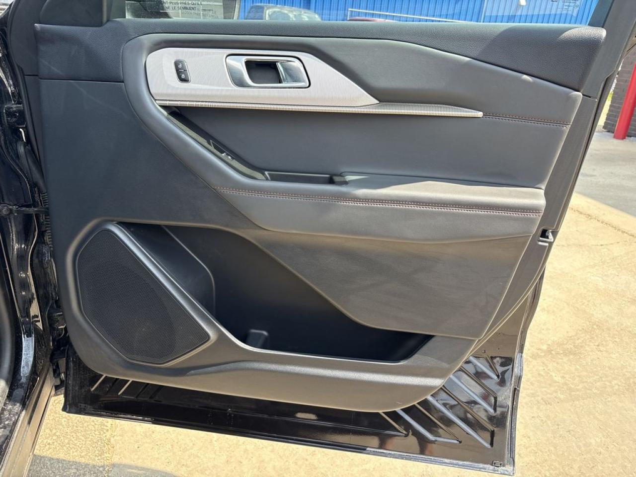 2025 Ford Explorer ACTIVE Photo5