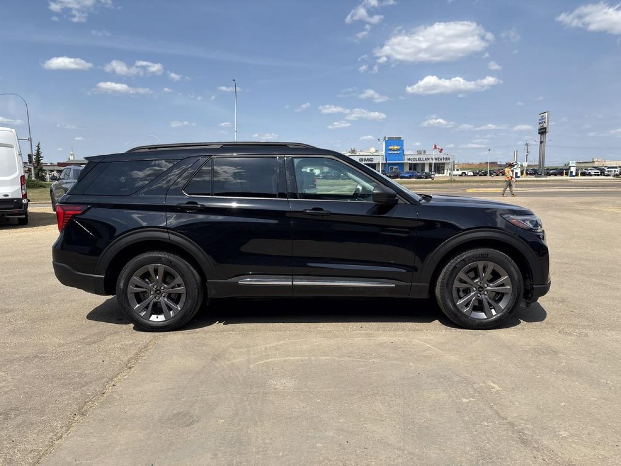 2025 Ford Explorer ACTIVE Photo5