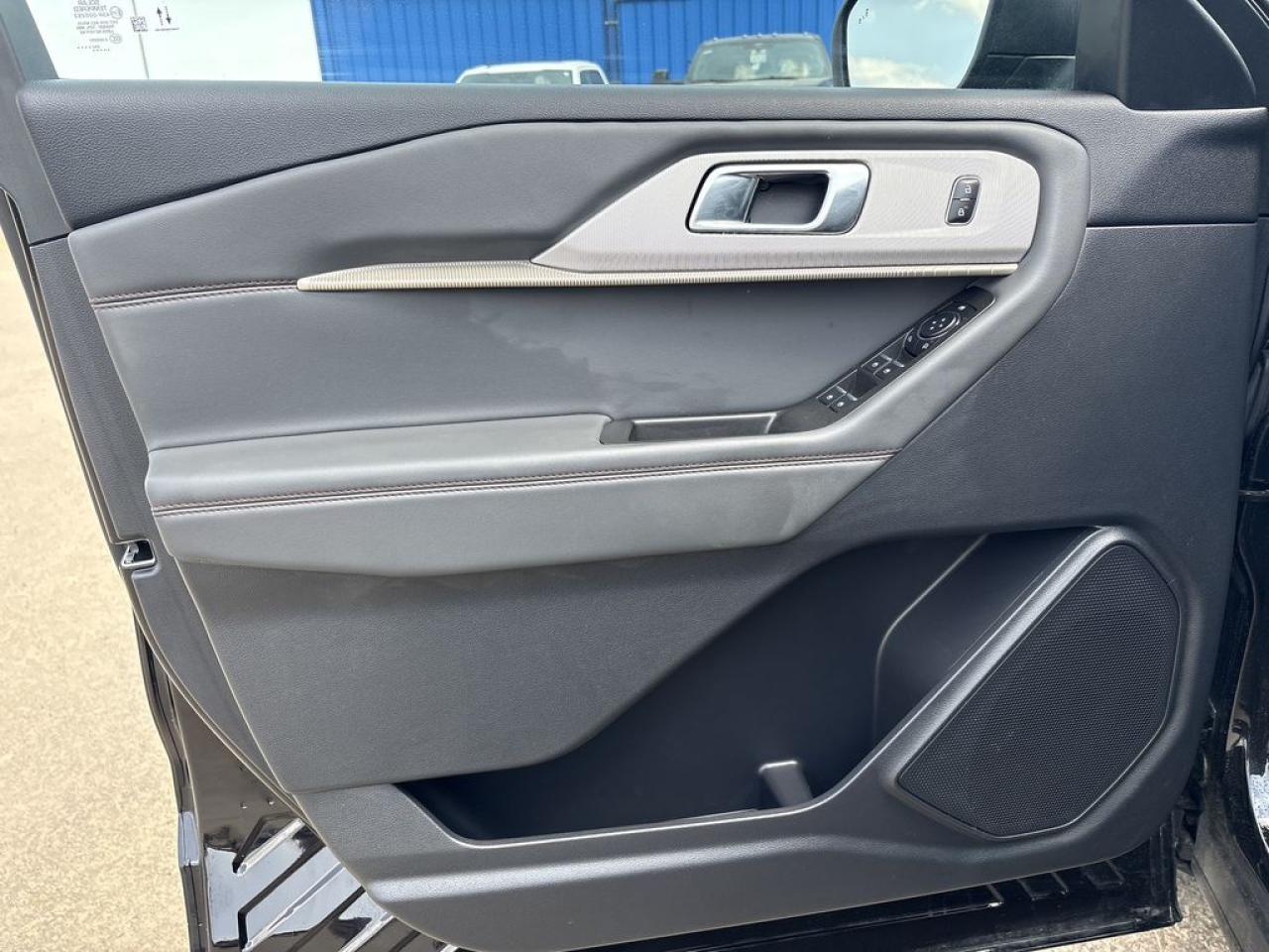 2025 Ford Explorer ACTIVE Photo5