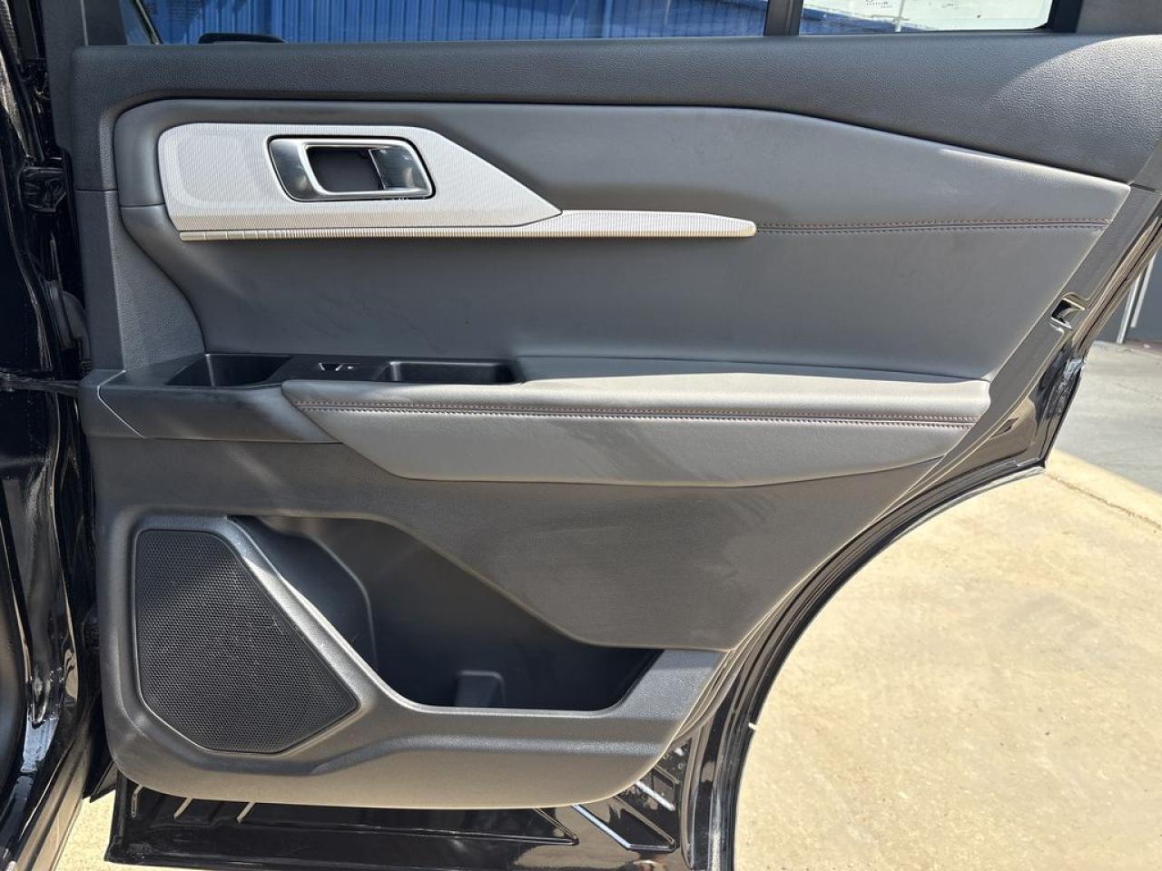 2025 Ford Explorer ACTIVE Photo5