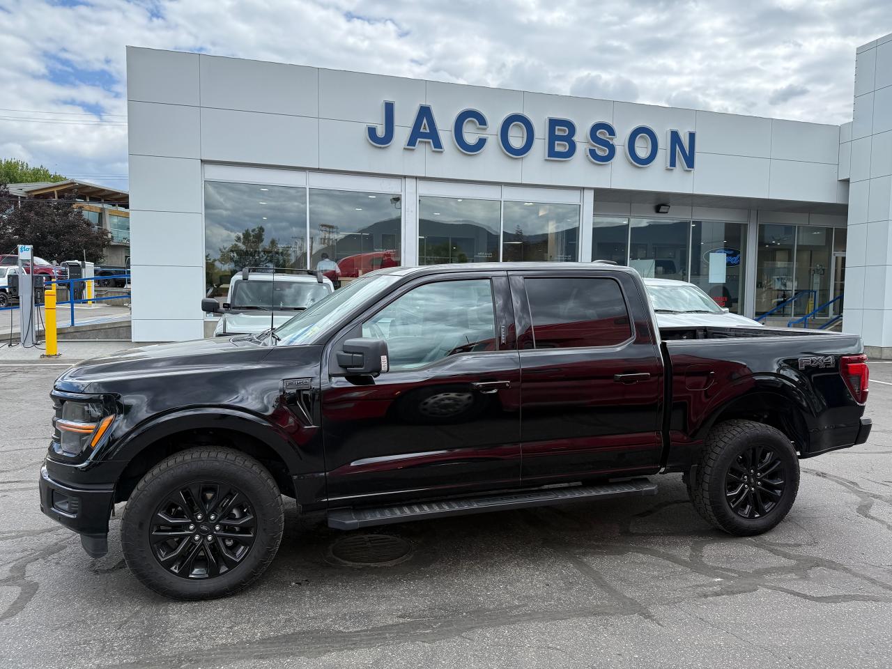 2024 Ford F-150 XLT Photo1