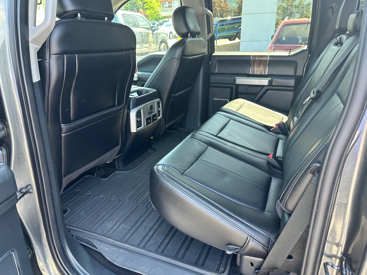 2019 Ford F-150 Lariat Photo5