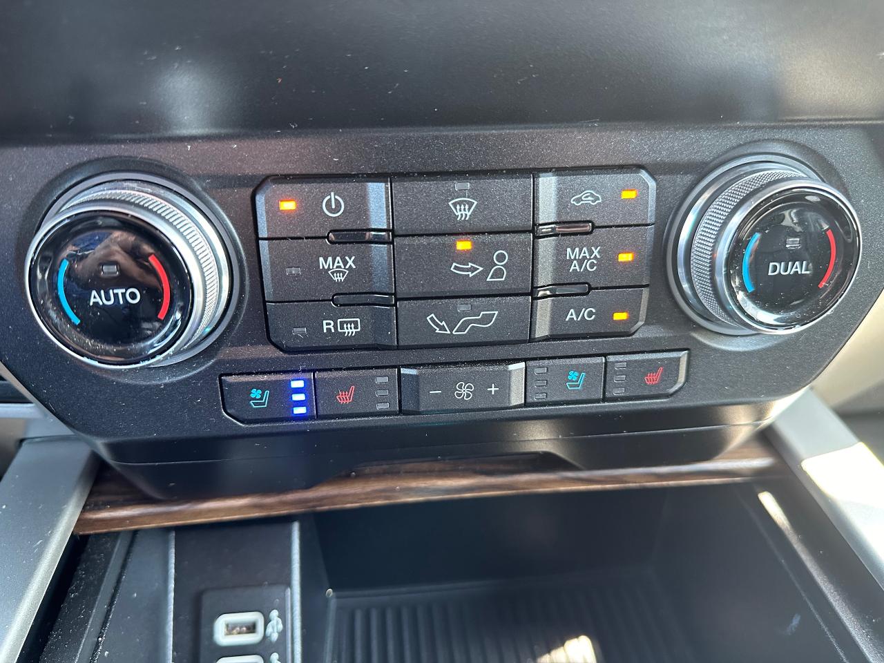 2019 Ford F-150 Lariat Photo5